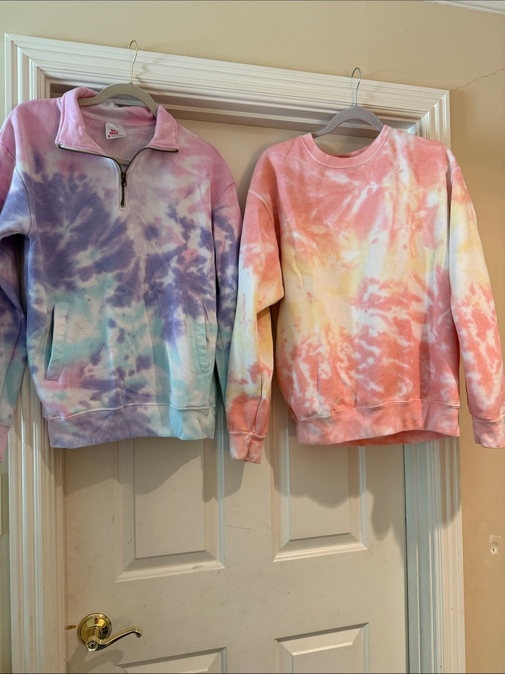 Sunshine Sisters tie dyed sweatshirts lot size Sm/med
